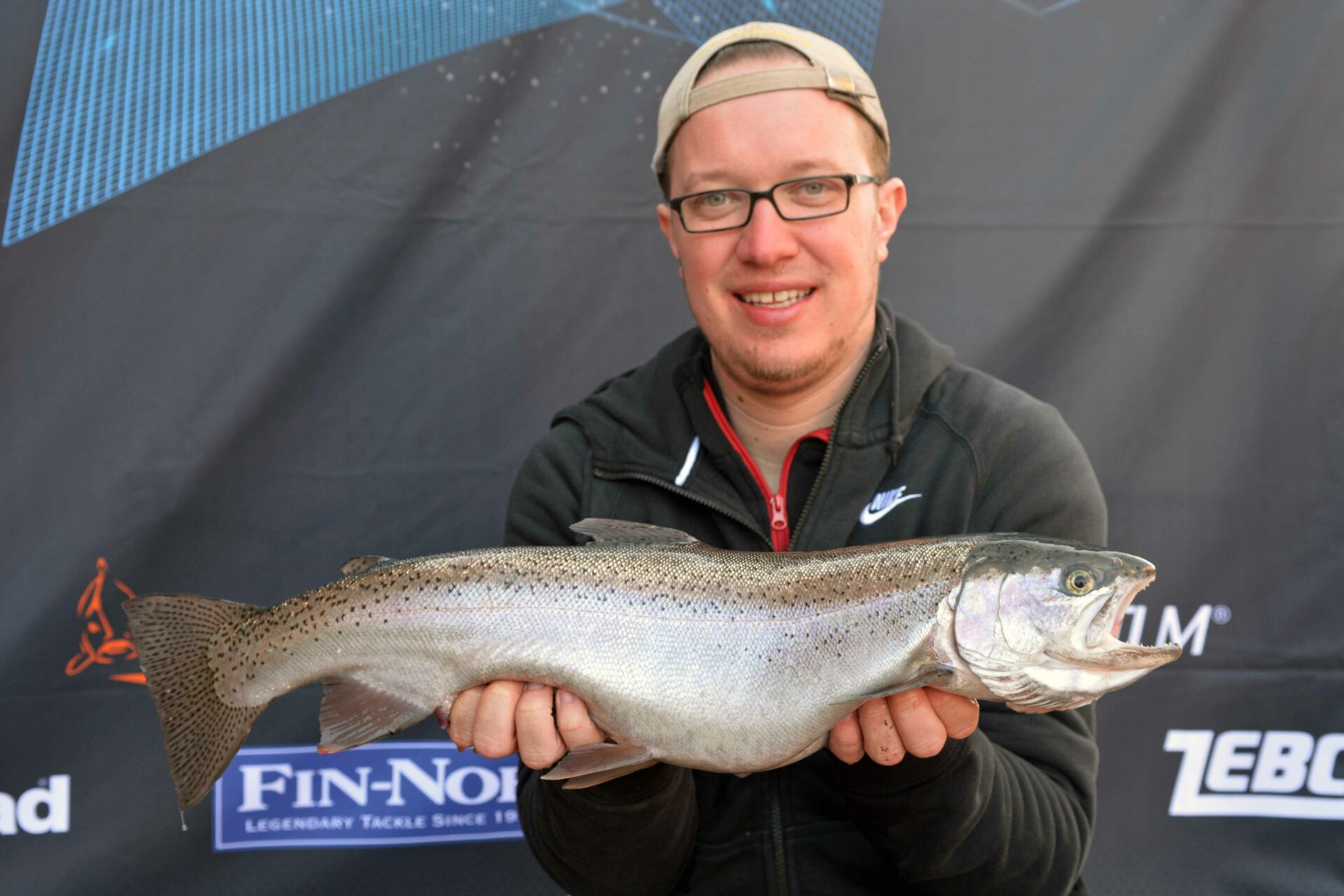 Forelle von 63cm 2,3kg, wurde von David Sindt in Sierksdorf gefangen. (Regenbogenforelle)